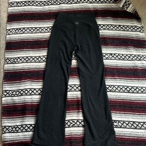 Beyond yoga black heather flare legging size medium barely worn